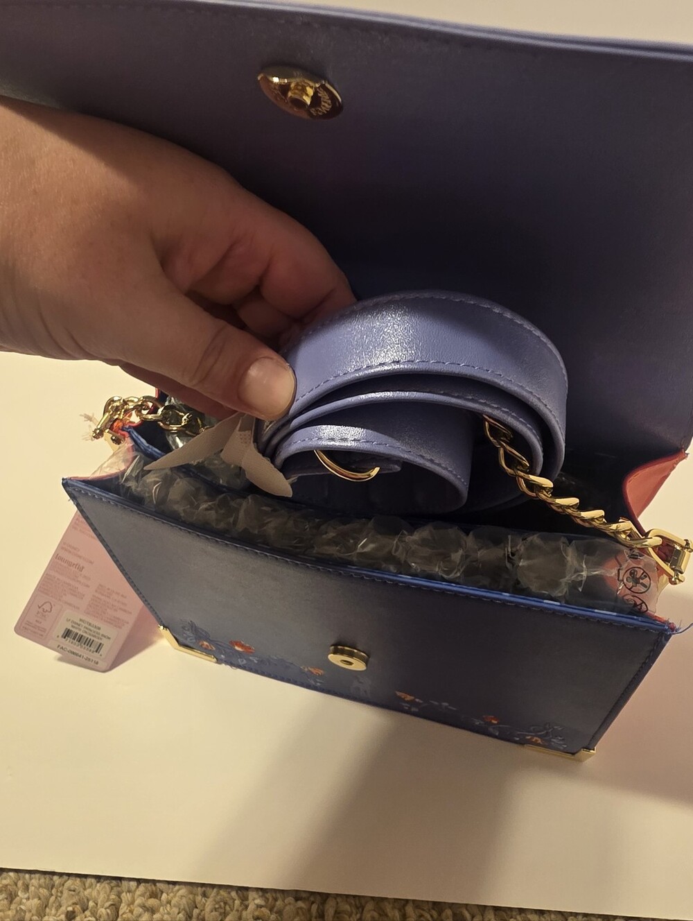 Loungefly Disney Snow White And The Seven Dwarfs Apple Handle Crossbody Bag - Picture 5 of 7